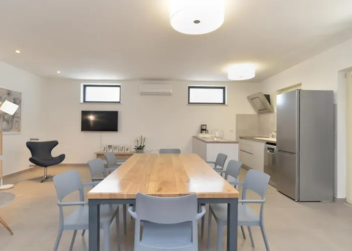 House Kazali 1749 Medulin