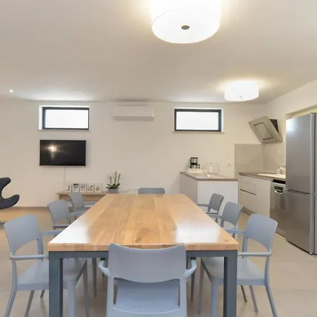 House Kazali 1749 ميدولين