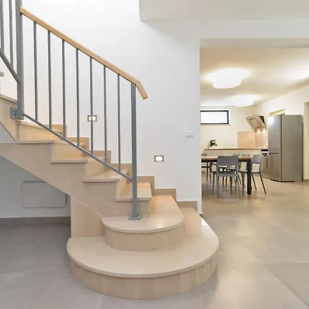 House Kazali 1749 *
