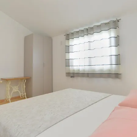 House Kazali 1749 Medulin