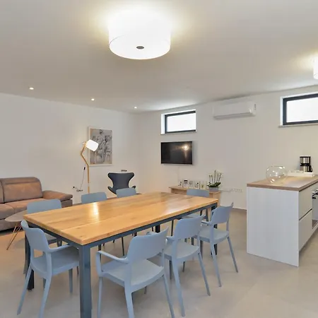 House Kazali 1749 Medulin