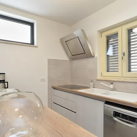 House Kazali 1749 Holiday home