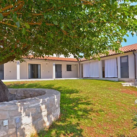 House Kazali 1749 *