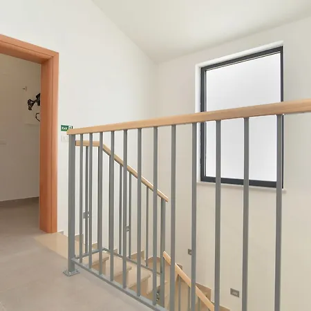House Kazali 1749 * Medulin