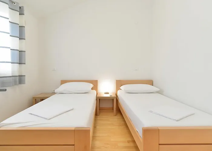 House Kazali 1749 * Medolino