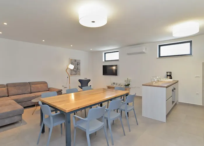 House Kazali 1749 Medulin